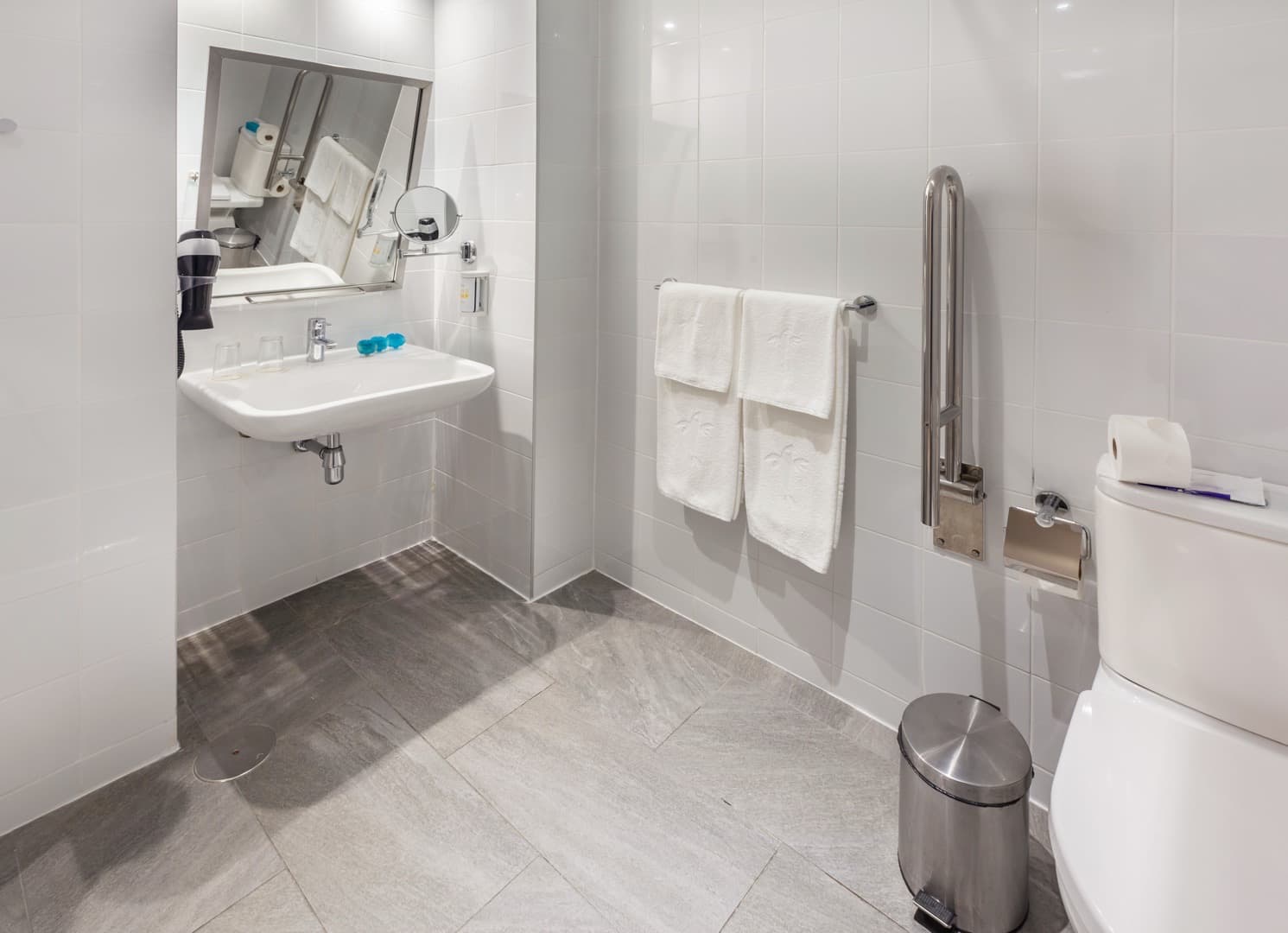 badezimmer angepasstes doppelzimmer standard hotel abora continental