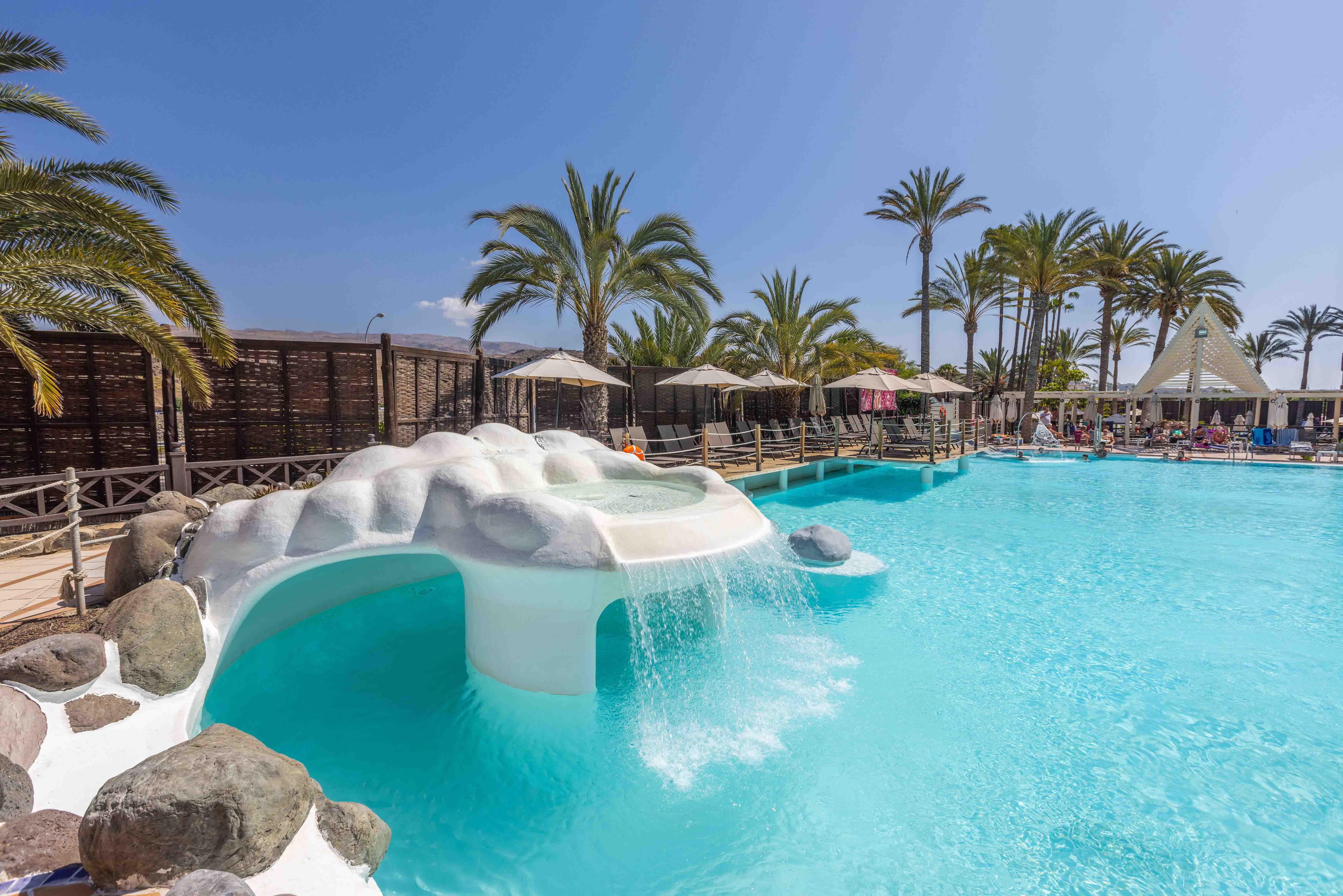 fun pool bereich abora continental by lopesan hotels