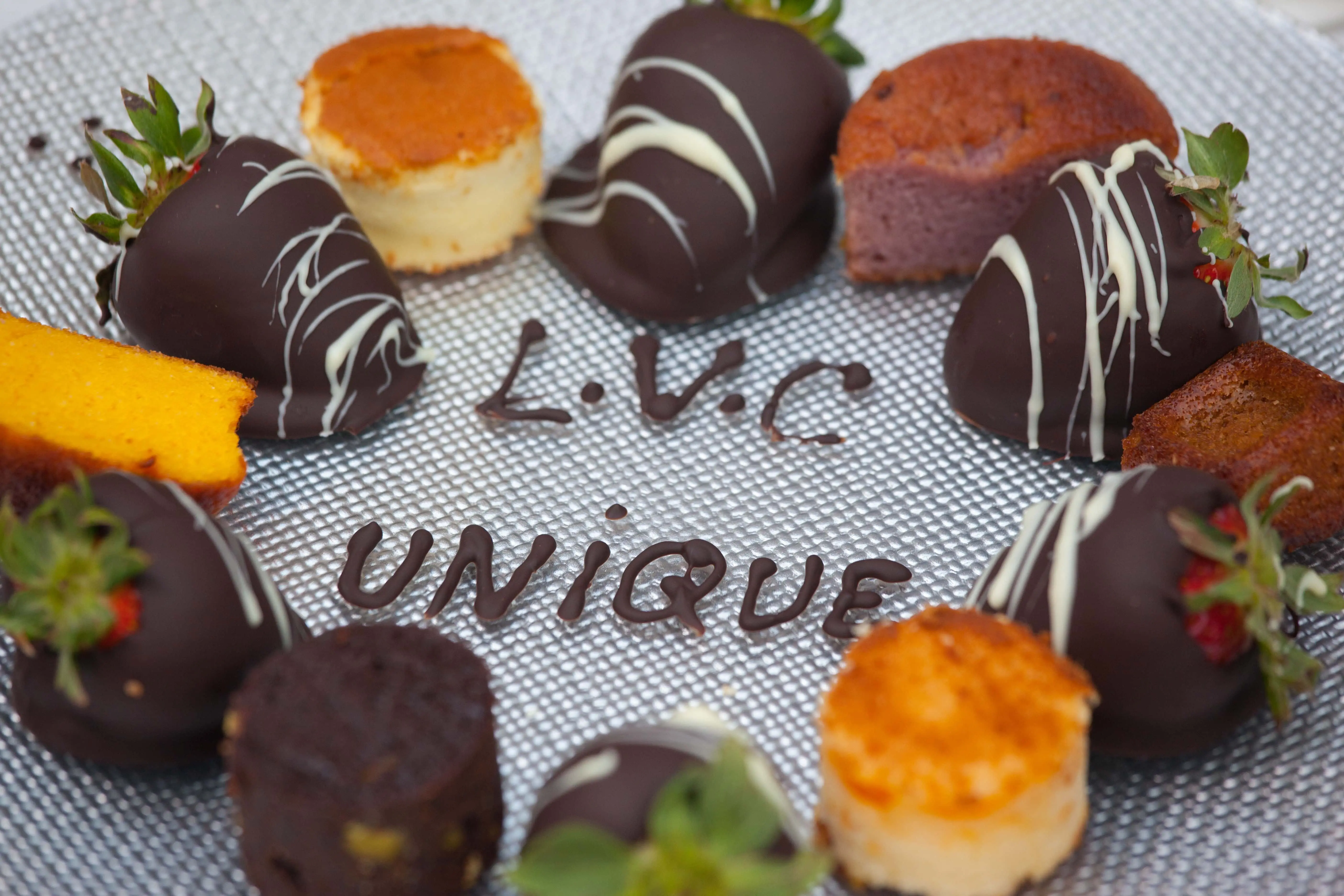 Dulces y bebidas gratuitas - Corallium Seafront Adults Only
